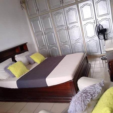 Yaoundé Appart Meuble Le Dakota מראה חיצוני תמונה