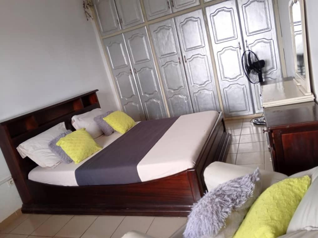 Yaoundé Appart Meuble Le Dakota מראה חיצוני תמונה