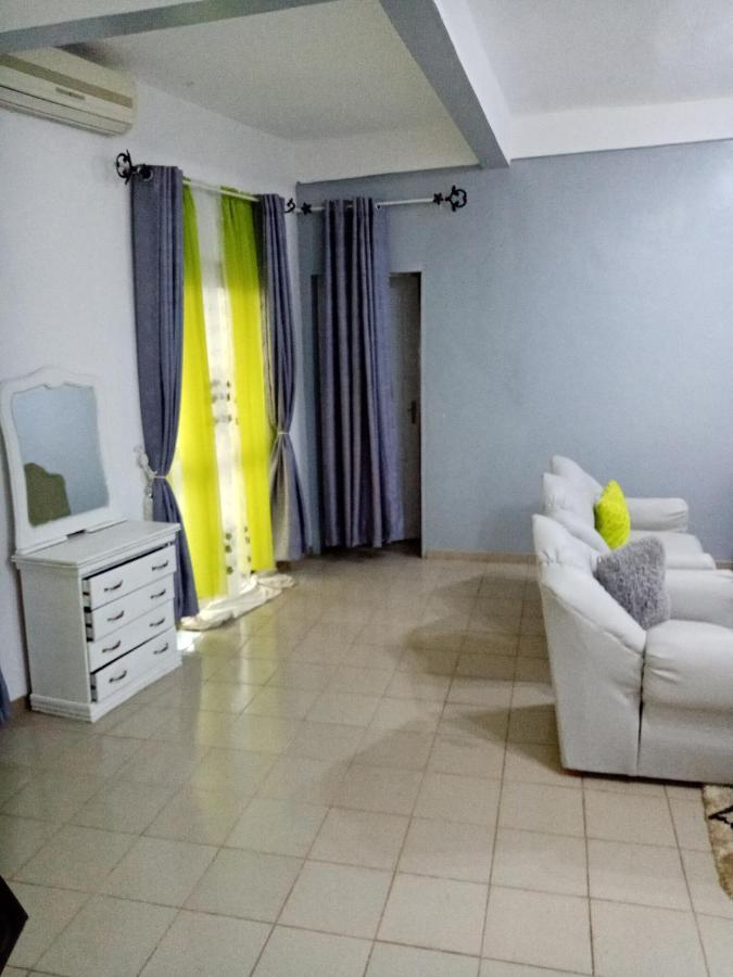 Yaoundé Appart Meuble Le Dakota מראה חיצוני תמונה